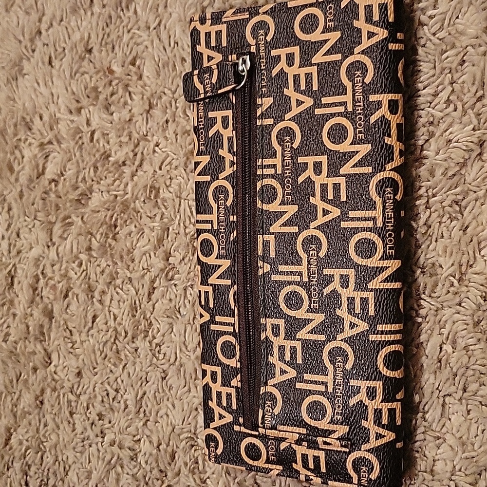 Kenneth Cole Wallet - Picture 2 of 6